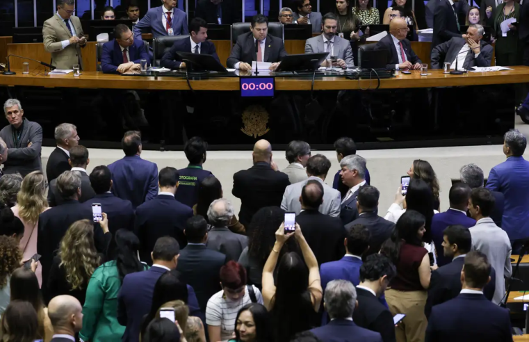 Congresso rejeita 52 vetos ao PL do licenciamento ambiental