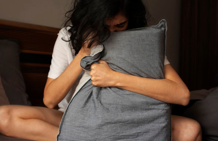 Mulher fora do trabalho tem 3 vezes mais risco de sofrer violência