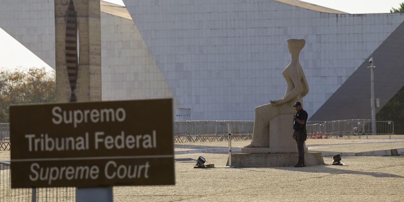 Defesa de Bolsonaro entra com novo recurso no STF contra condenação