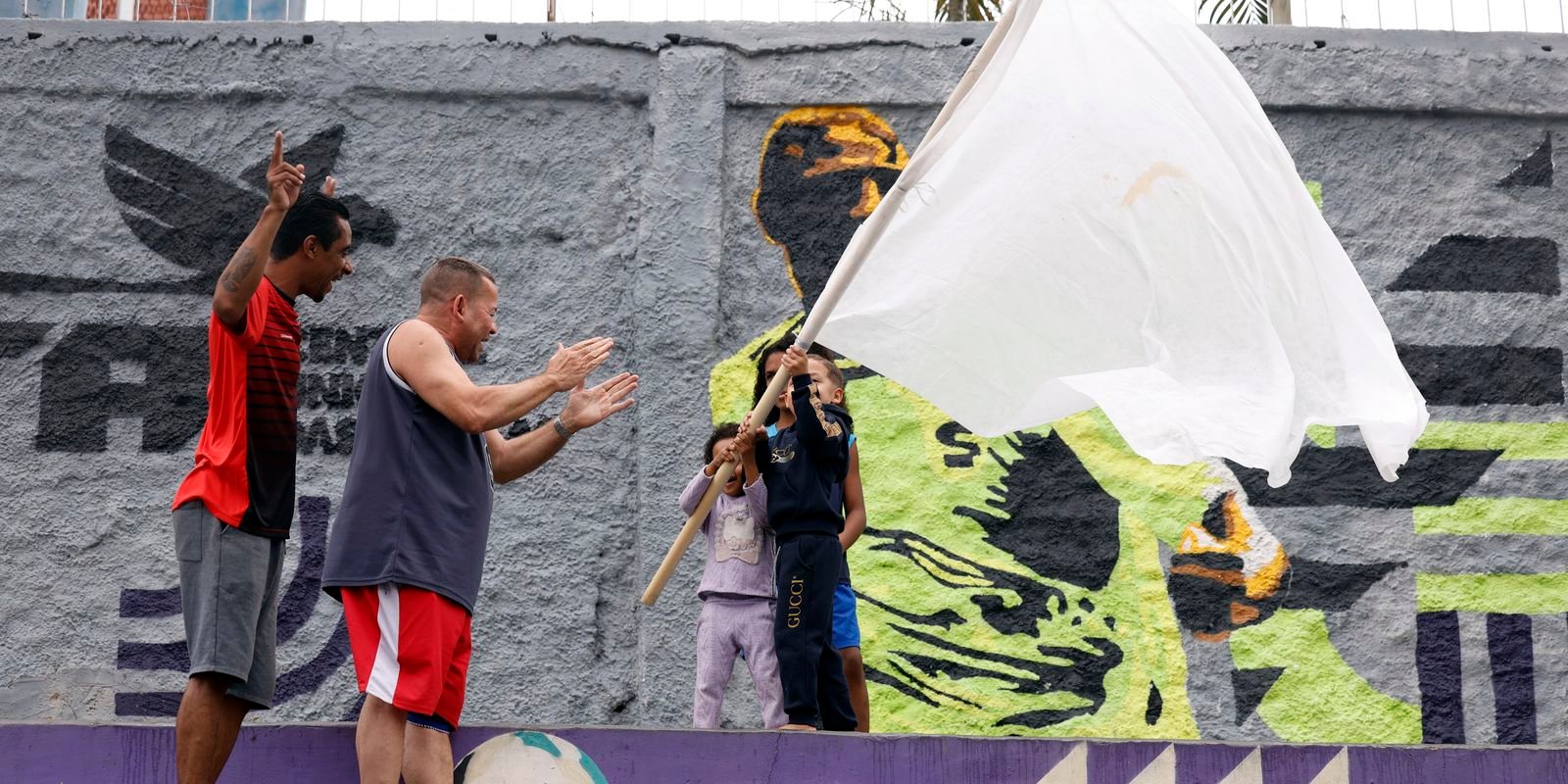 Governos do RJ e federal discutem formas de reduzir entrada de armas