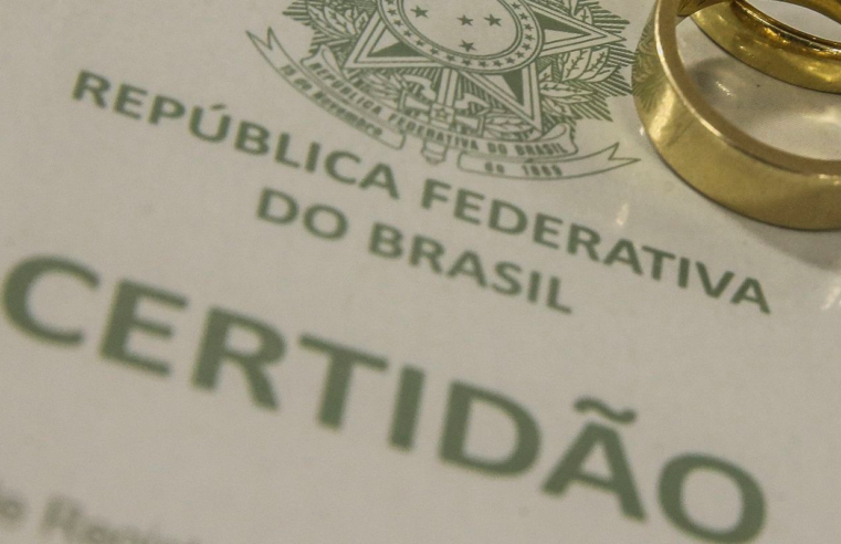 Pela 1ª vez, uniões consensuais superam casamento civil e religioso