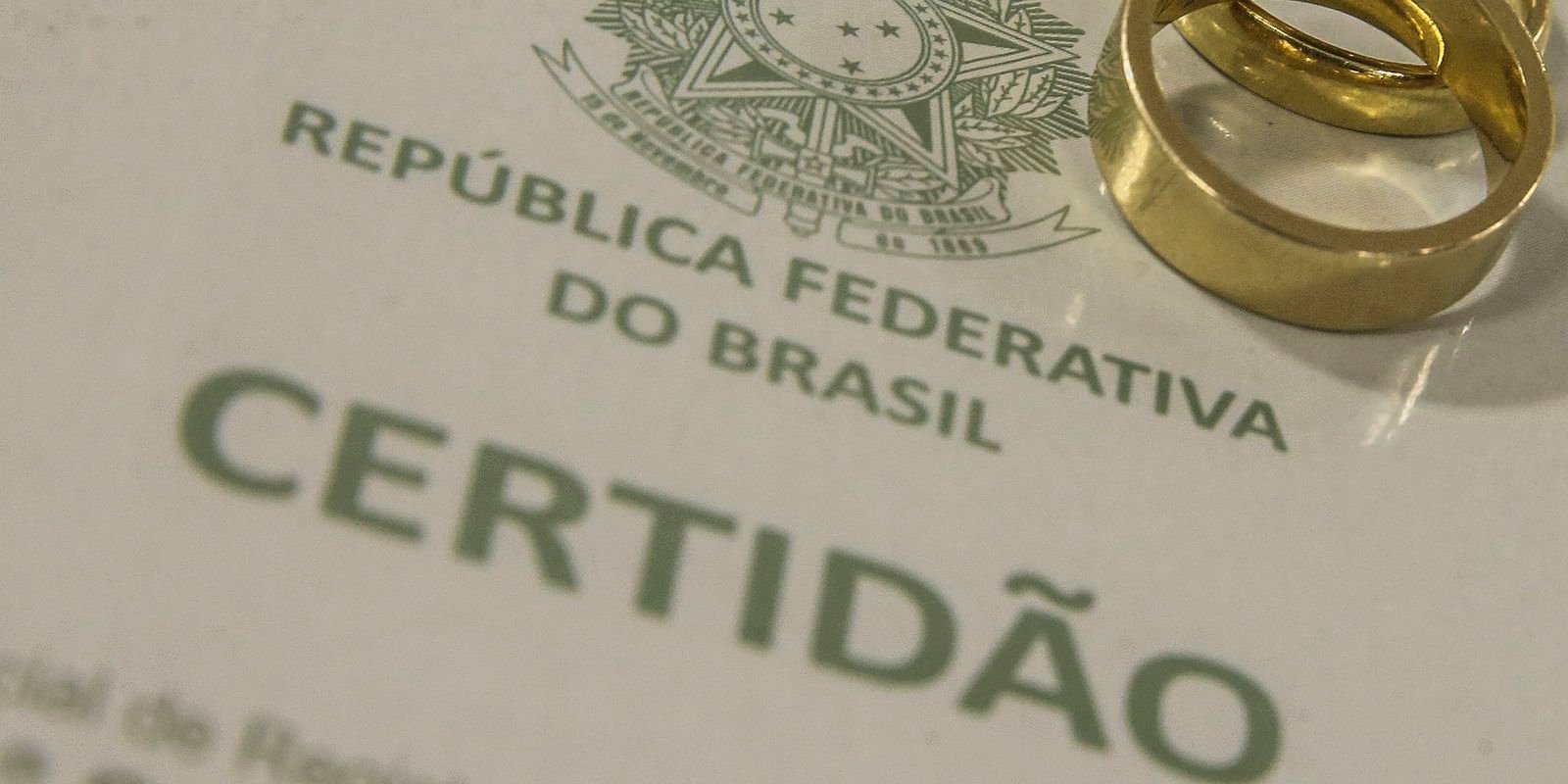Pela 1ª vez, uniões consensuais superam casamento civil e religioso