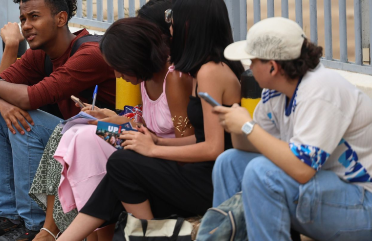 Pesquisa indica mulheres jovens mais progressistas que homens