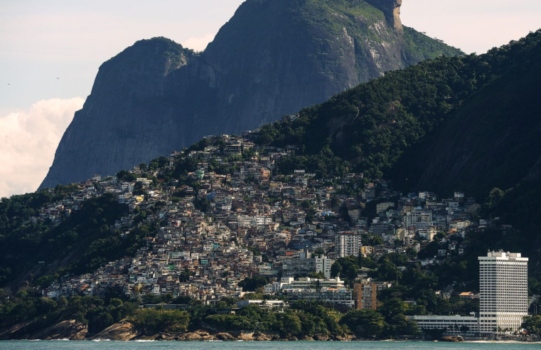 Projeto qualifica mototaxistas de favelas do Rio para atuar no turismo