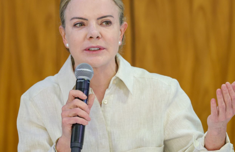 Gleisi divulga apoio à presidenta do México, alvo de assédio