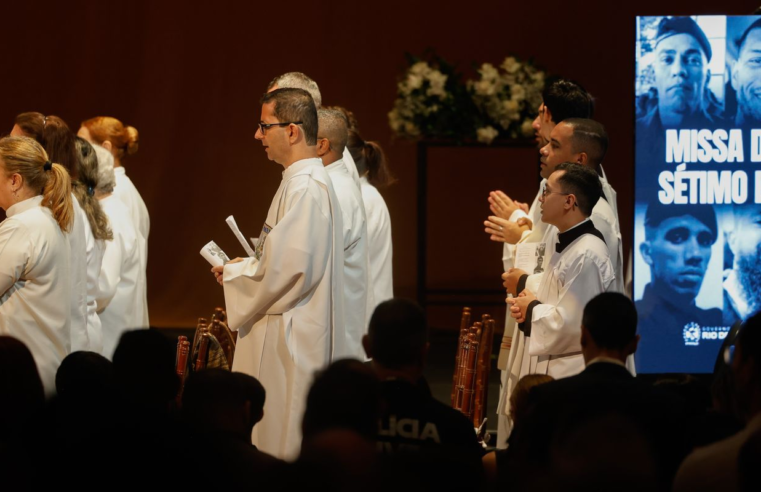 Missa de 7º dia homenageia policiais mortos em operação no Rio