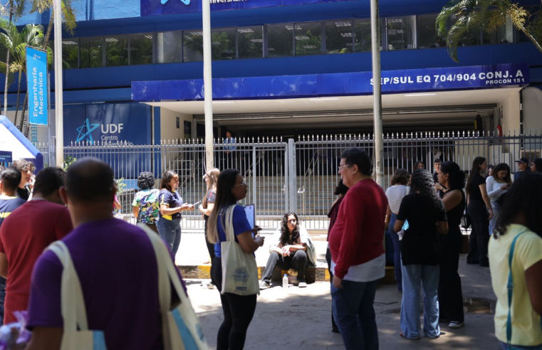 Estudantes chegam cedo para o Enem e relatam superação e confiança