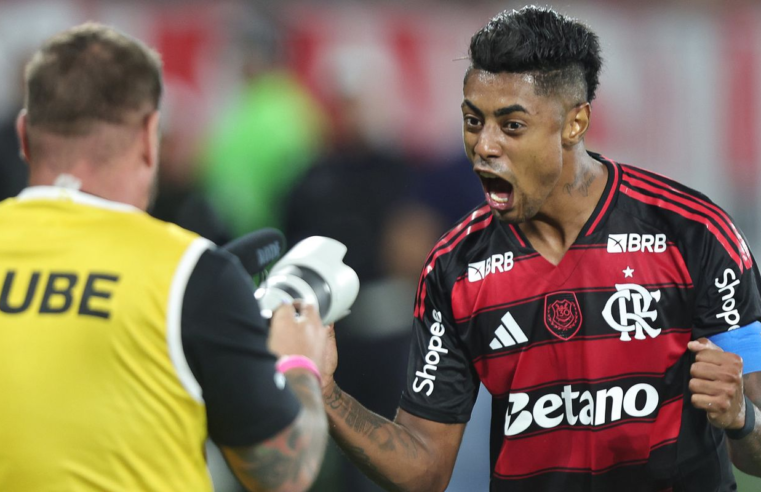 Fla vence, aproveita derrota do Palmeiras e volta a igualar rival