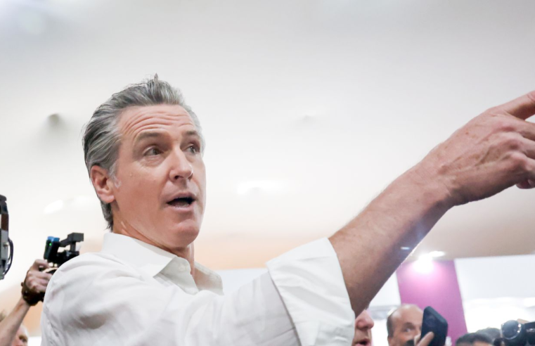 Governador democrata da Califórnia critica ausência dos EUA na COP30