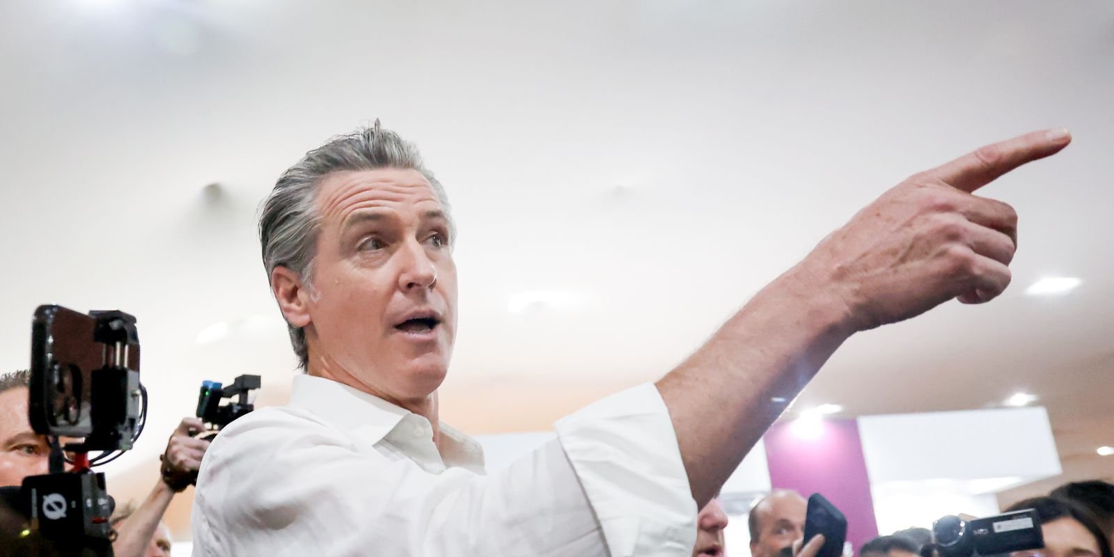 Governador democrata da Califórnia critica ausência dos EUA na COP30