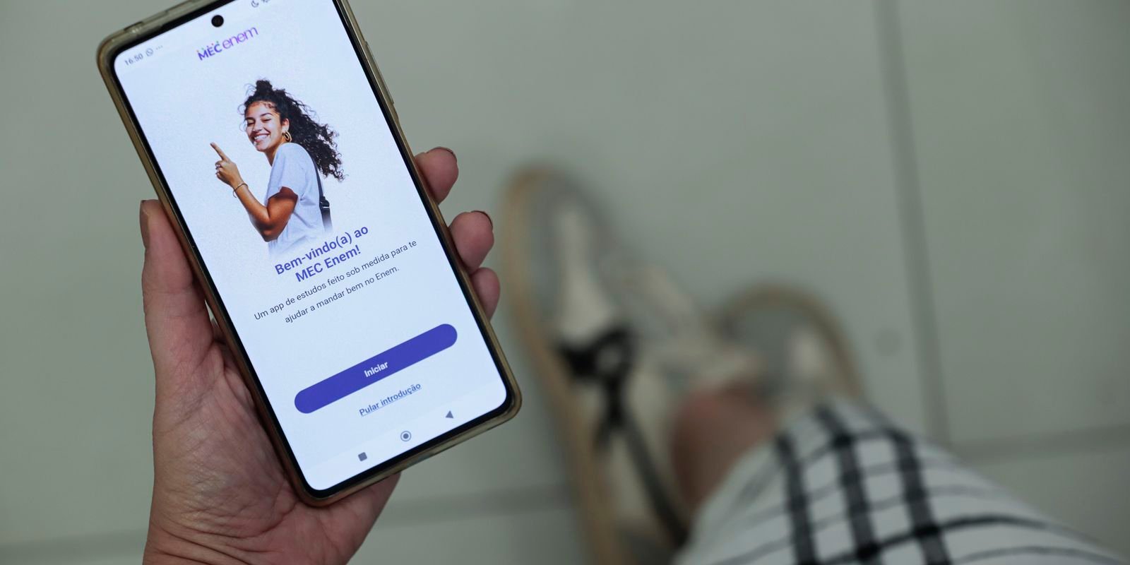 Participantes do Enem podem estudar por aplicativo do MEC