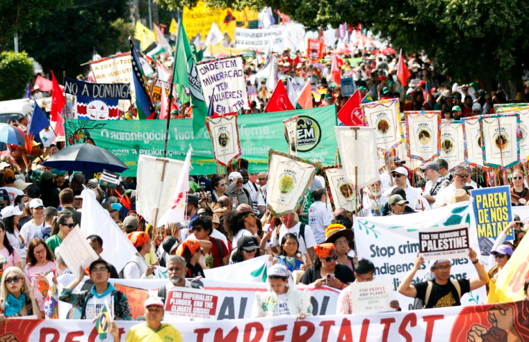 Marcha pelo Clima reúne 70 mil e leva força amazônica às ruas de Belém