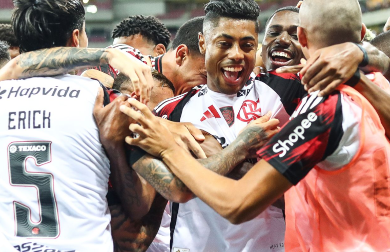 Flamengo goleia Sport e assume liderança do Campeonato Brasileiro