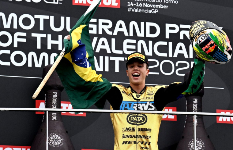 Diogo Moreira conquista Campeonato Mundial de Moto2
