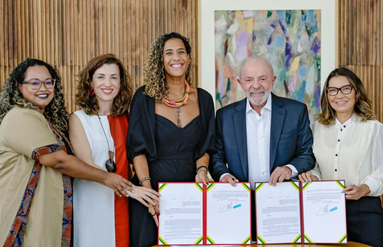 Lula assina 28 decretos para regularizar territórios de quilombolas