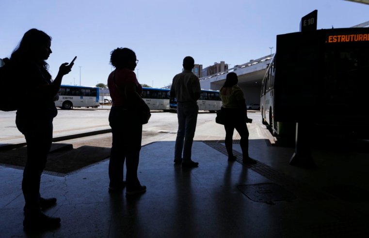 Nove em cada 10 mulheres já sofreram violência ao se deslocar à noite