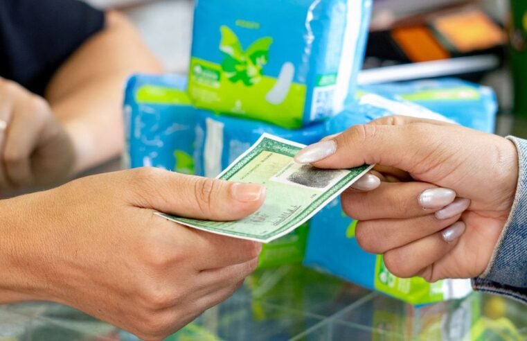 Beneficiárias recebem mensagens sobre retirada de absorventes no SUS