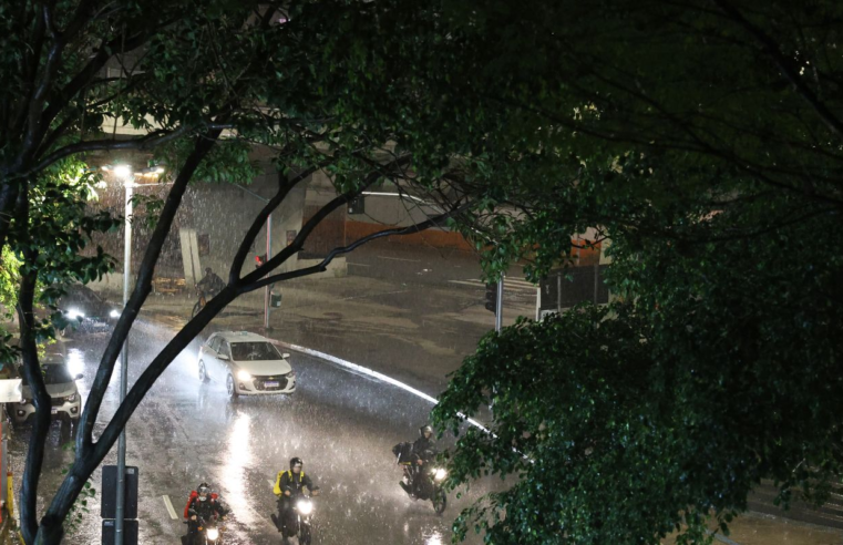 Chuvas deixam São Paulo em estado de atenção; 31 mil ficam sem energia