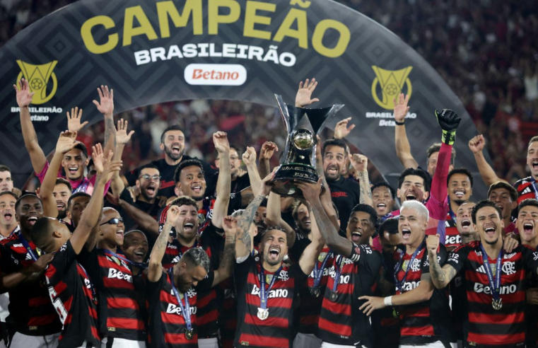 Flamengo derrota Ceará e coroa ano mágico com título Brasileiro