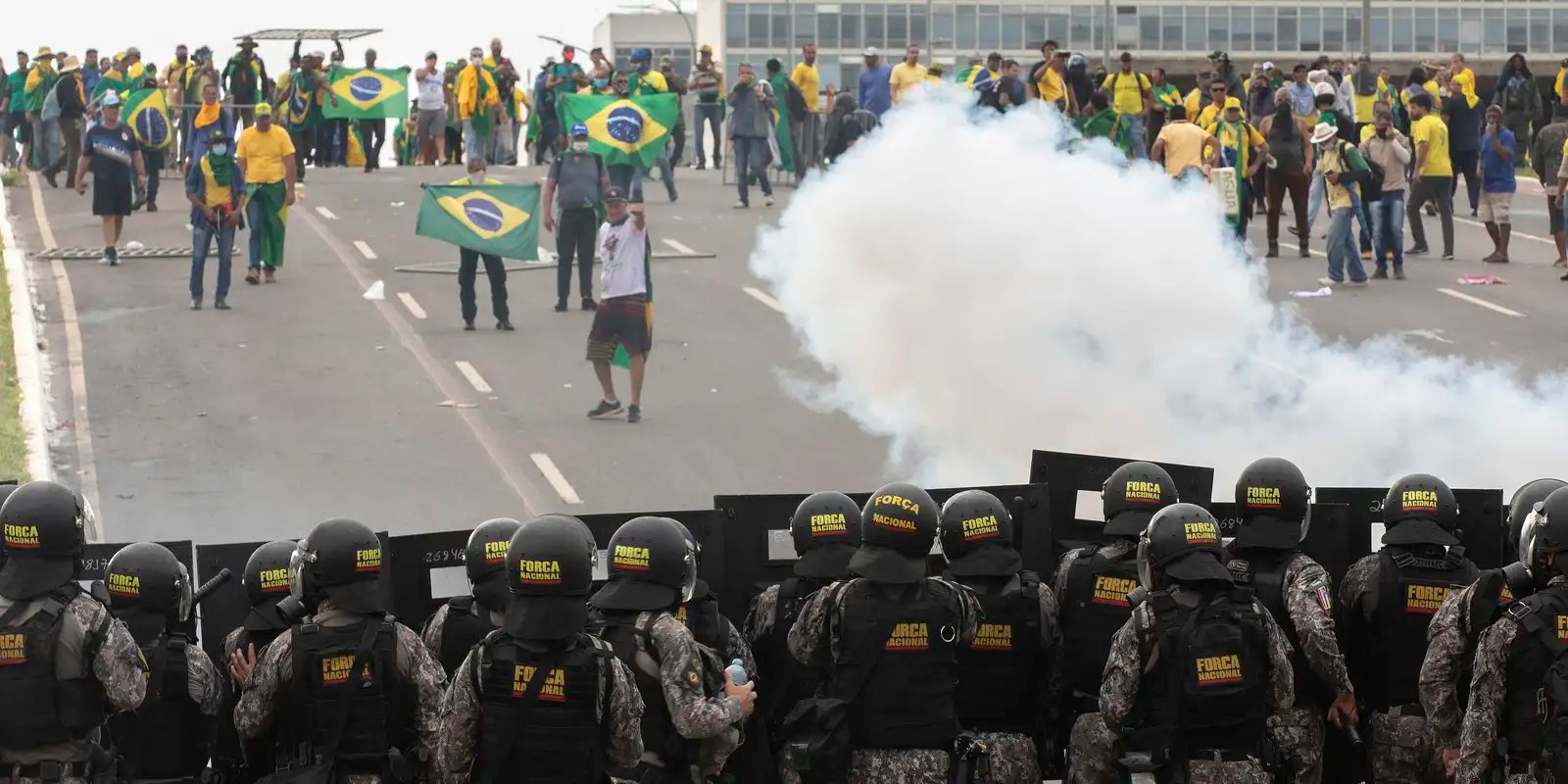 STF forma maioria para condenar cinco PMs do DF a 16 anos pelo 8/1 