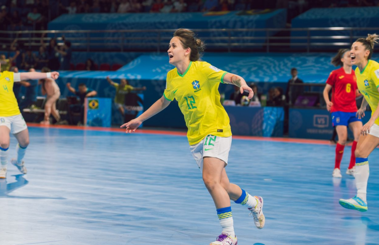 Copa do Mundo de futsal: Brasil supera Espanha e se garante na final