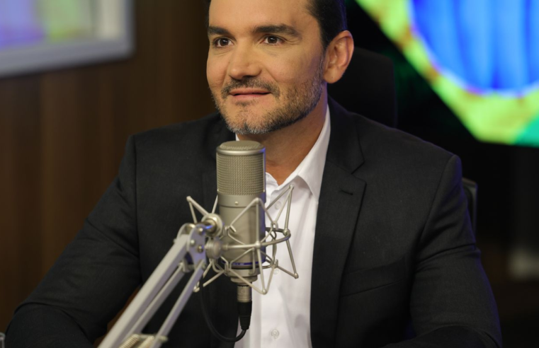 União Brasil decide expulsar ministro Celso Sabino da legenda