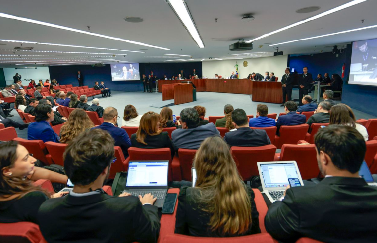 Moraes nega incluir ministro Fux em julgamento do núcleo 2