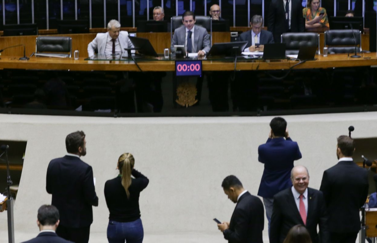 Câmara pode votar hoje projeto com novas regras para devedor contumaz