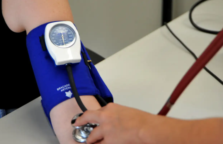 Médicos alertam para riscos de prescrição de testosterona para mulher