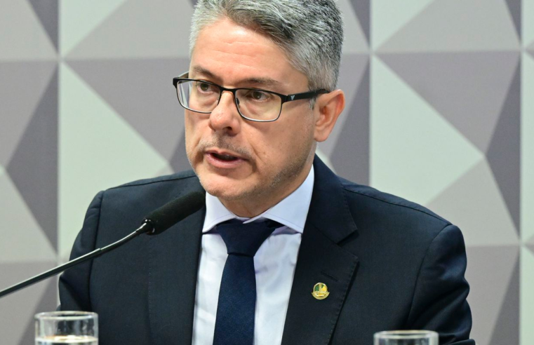 Senado aprova PL Antifacção com penas que podem chegar a 120 anos