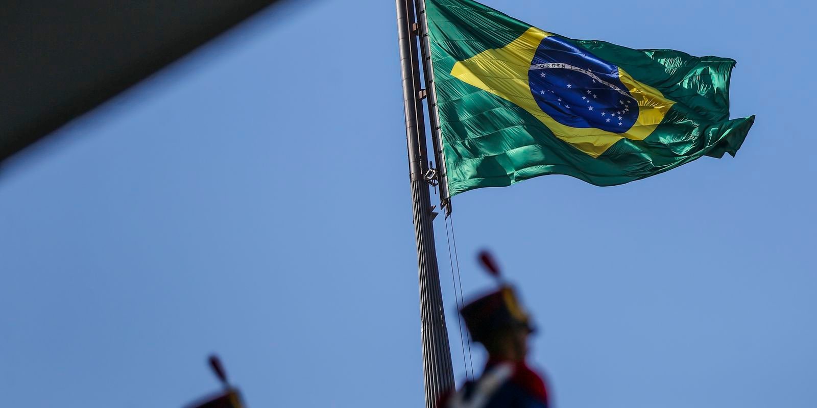 Políticos e autoridades celebram queda da Lei Magnitsky contra Moraes