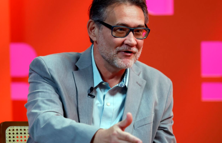 Brasil no Mundo recebe o historiador João Cezar de Castro Rocha