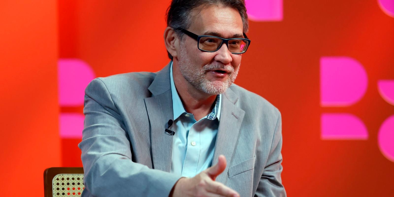 Brasil no Mundo recebe o historiador João Cezar de Castro Rocha