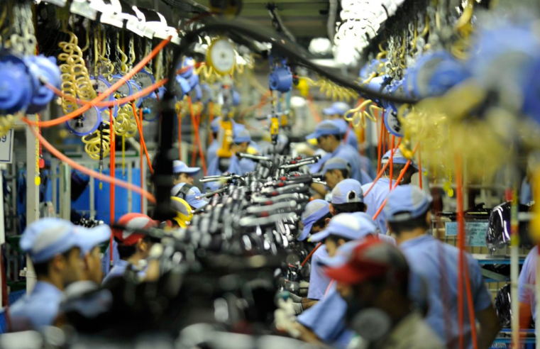 Atividade econômica brasileira contraiu 0,2% em outubro