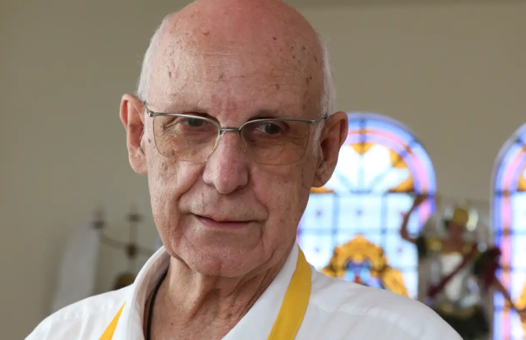 Igreja determina que padre Júlio pare de transmitir missas na internet