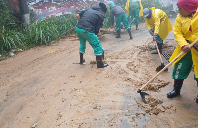 Temporal faz Petrópolis emitir alerta extremo e fechar escolas e lojas
