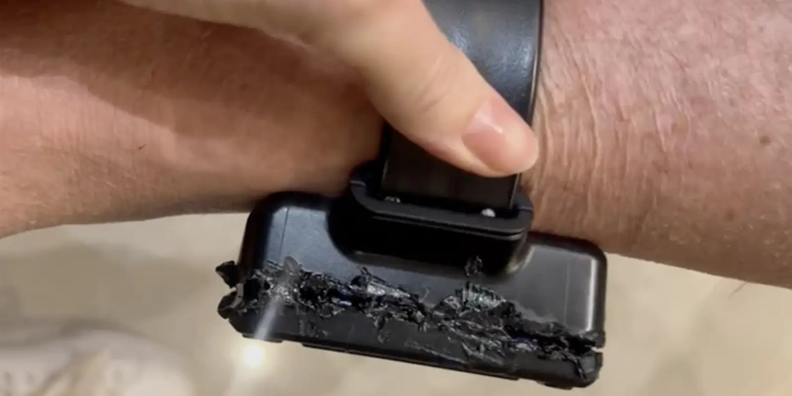 Laudo da PF confirma que Bolsonaro usou solda para romper tornozeleira