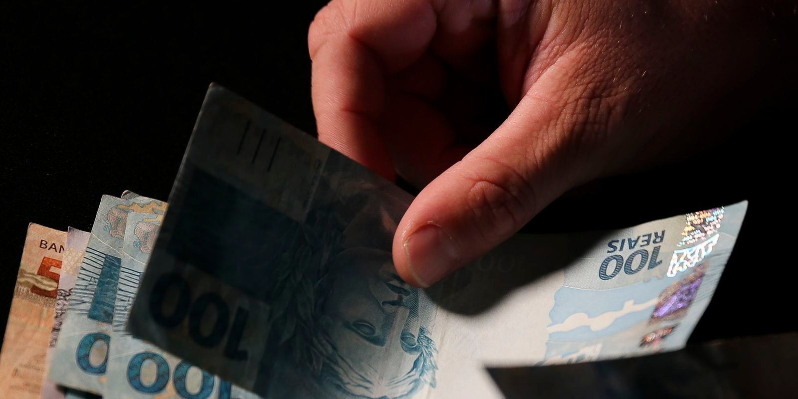 Cerca de 95,3 milhões de pessoas recebem 2ª parcela do décimo terceiro