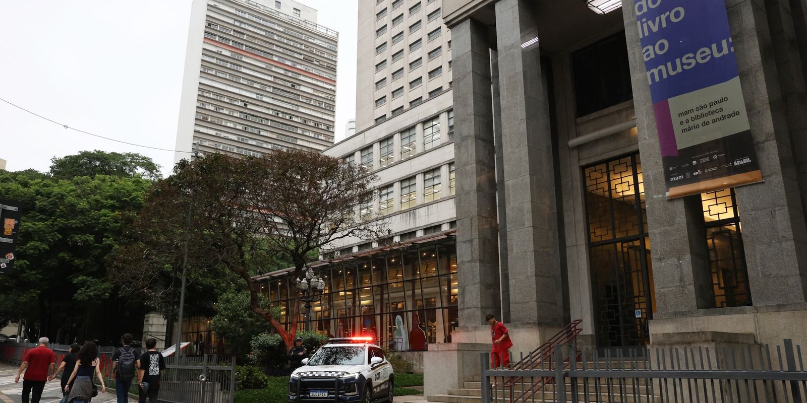 Mulher é presa suspeita de ajudar em roubo de obras de arte em SP