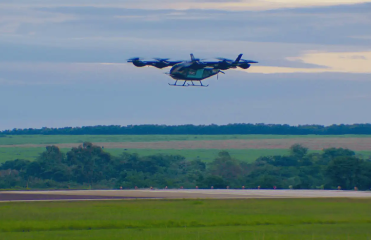 Eve, da Embraer, faz primeiro voo do protótipo de "carro voador"
