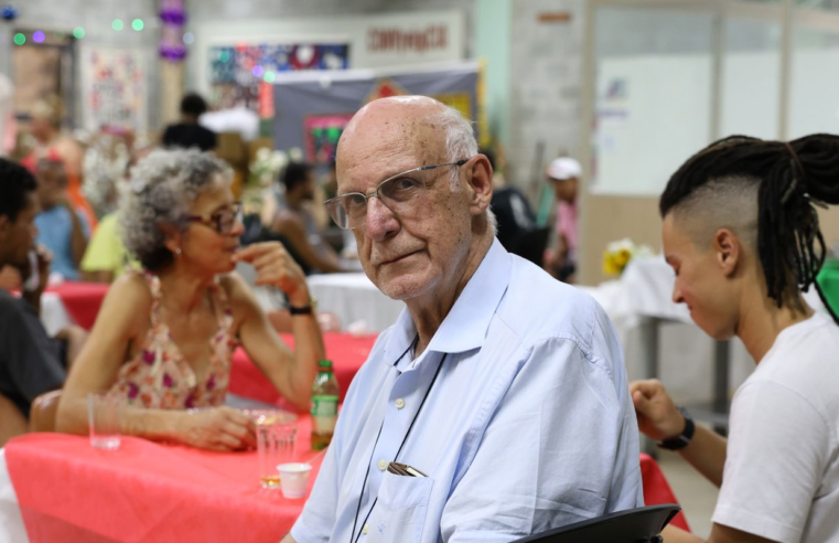 Júlio Lancelotti promove almoço de natal para moradores de rua em SP