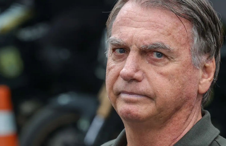 Bolsonaro passou por nova cirurgia para tratar soluço, diz Michelle