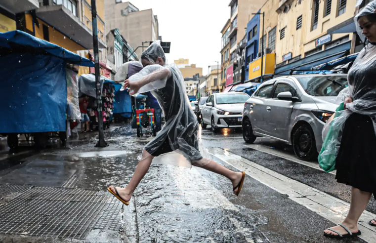 Chuva forte deixa cidade de São Paulo em estado de atenção