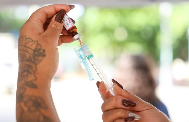 Rio leva vacinação a parques e aeroportos até 12 de fevereiro