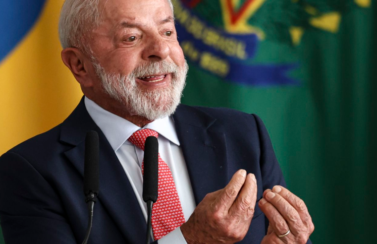 Lula: democracia é obra em construção e deve ser zelada e defendida