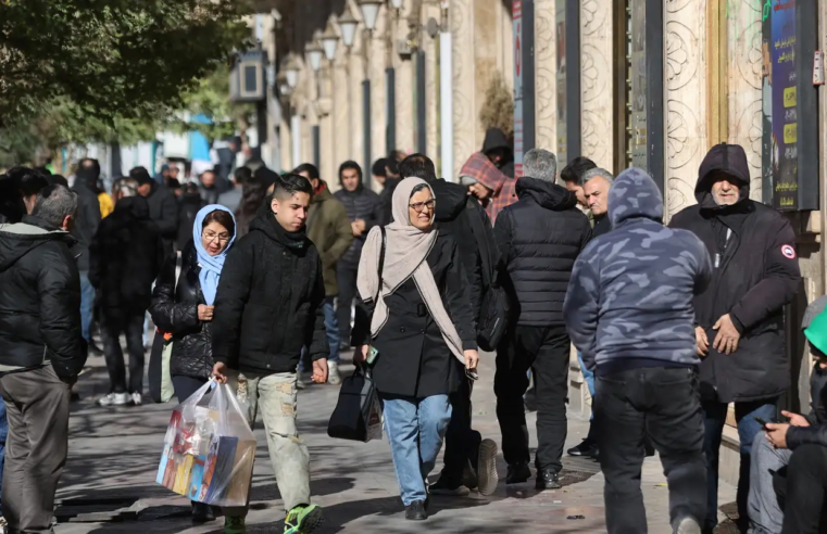 Trump anuncia tarifas de 25% a países que negociarem com Irã
