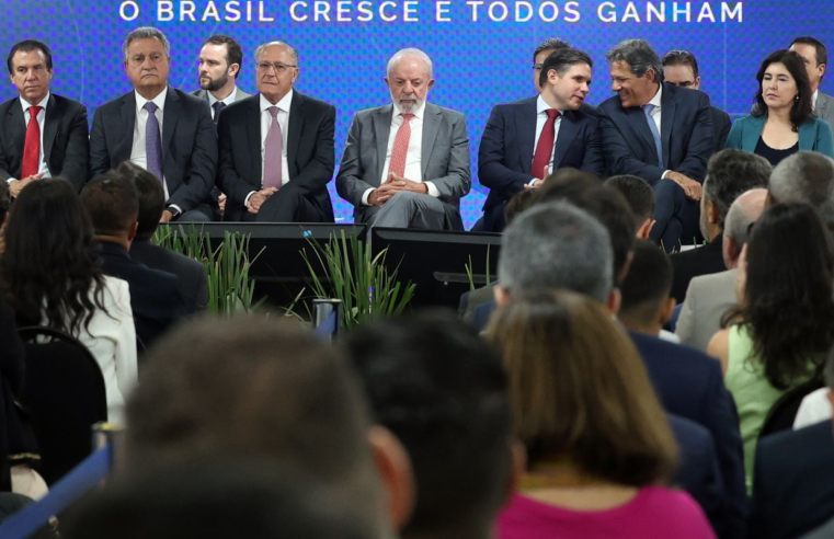 Lula cria comitê gestor e lança plataforma da reforma tributária