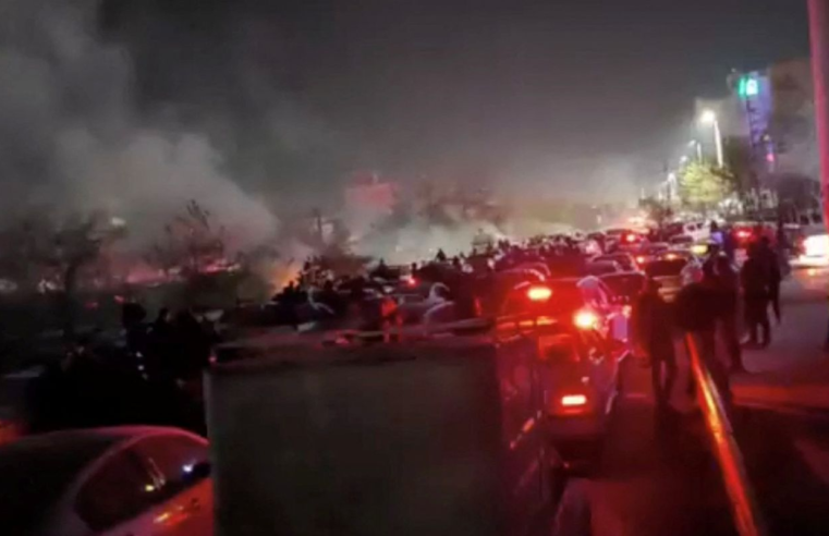 Protestos no Irã diminuem após forte repressão, dizem moradores