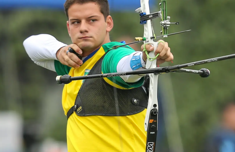 Marcus D'Almeida é bronze em etapa do mundial de tiro com arco indoor