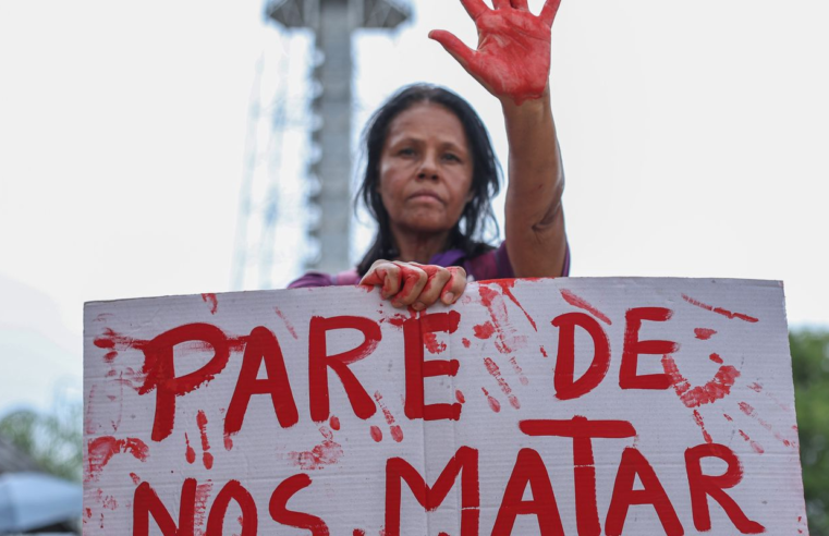 Apesar de medida protetiva, mulher é morta na rua por agressor em SP